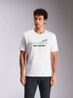 Alpinestars Lanes CSF Tee, t-shirt a maniche corte, bianca, con logo Astars nero sopra strisce orizzontali blu e verde lime e scritta 'alpinestars', indossata da un modello, streetwear casual motorsport