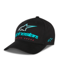 Cappello Alpinestars Instinct, cappellino da baseball nero con visiera curva, logo Alpinestars color petrolio e stella a strisce sul davanti, scritta 'Racing Ahead' rossa, ricamo del logo laterale color petrolio, copricapo casual da motorsport