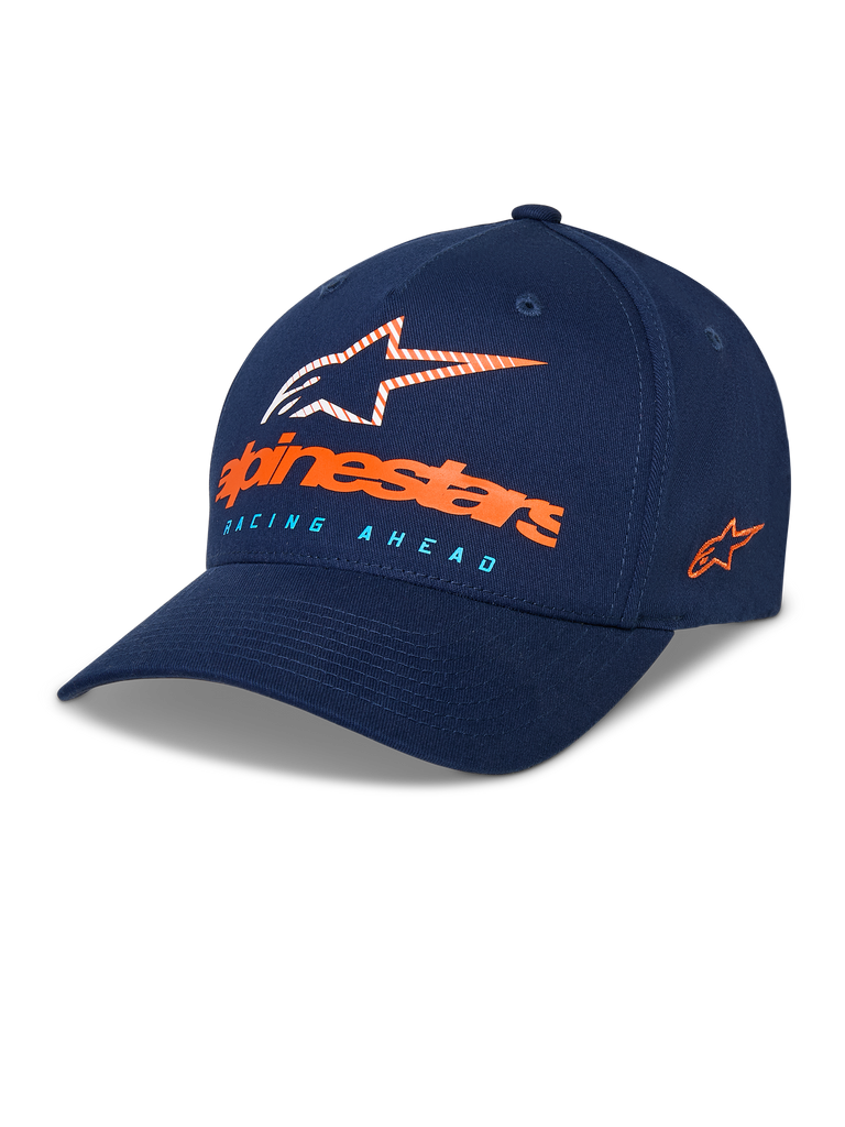 Cappello Alpinestars Instinct, berretto da baseball blu navy, visiera curva con corona strutturata, logo Astars frontale con scritta arancione e testo "Racing Ahead" azzurro, logo ricamato laterale, copricapo sportswear casual