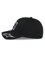 Cappello Alpinestars Surpass, cappellino da baseball, nero, profilo laterale con visiera curva e logo Astars bianco ricamato, corona strutturata con toppa ricamata frontale, copricapo casual ispirato al motorsport