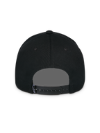 Cappello Alpinestars Lucid Snapback, nero, vista posteriore, con chiusura snapback regolabile e piccola etichetta con logo Astars, corona strutturata, copricapo casual ispirato al motorsport