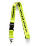 Alpinestars Linear Lanyard, giallo alta visibilità con logo nero stampato, fibbia a sgancio rapido in plastica nera e clip girevole in metallo, laccio da collo in poliestere da 50 cm, accessorio ispirato al motorsport