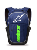 Zaino Alpinestars GFX Boss, zaino lifestyle, blu navy e verde lime, con grande logo Astars bianco e branding verticale verde lime, tasche laterali in rete per borracce, costruzione in poliestere resistente per l'uso quotidiano