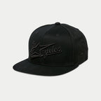Cappello Alpinestars Los Angeles, cappellino snapback con visiera piatta, nero, ricamo 3D tono su tono con scritta Los Angeles e logo Ageless, corona strutturata, abbigliamento sportivo casual