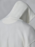 Alpinestars Essentials Ageless Zip Hoodie, Off White, vista posteriore ravvicinata del cappuccio e delle spalle, morbido tessuto in pile compatto, design minimalista per l'uso quotidiano casual