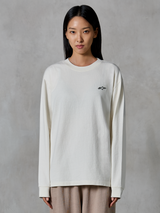 Alpinestars Essentials Ageless LS Tee, maglia a maniche lunghe, Off White, con un piccolo logo a stella nero sul petto, vestibilità rilassata e contemporanea, jersey di cotone organico, streetwear casual ispirato al motorsport
