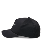Alpinestars Ageless Reflex Waterproof Hat, nero, vista laterale di un cappello con visiera curva e corona strutturata, caratterizzato da logo Astars riflettente e tessuto tecnico impermeabile, copricapo casual ad alte prestazioni