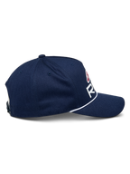 Cappello Alpinestars Ride Comp Snapback, blu navy con dettagli bianchi e rossi, vista di profilo che mostra la visiera curva e la corda intrecciata bianca, corona strutturata, copricapo casual da motorsport
