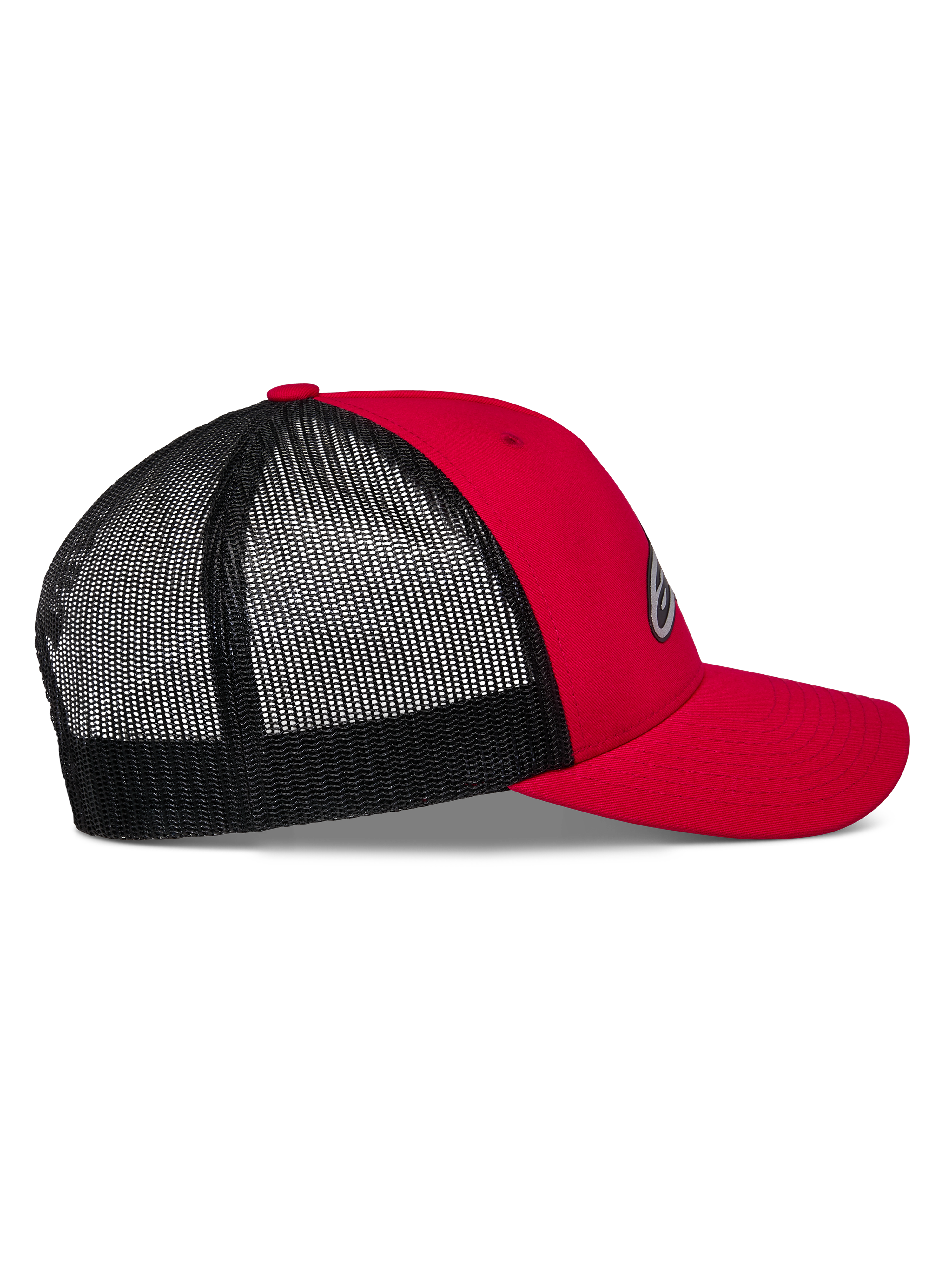 Cappello Trucker Alpinestars Reflect Ageless, rosso e nero, vista laterale di profilo, parte anteriore in twill rosso e visiera curva, retro in rete di poliestere nera, corona strutturata, copricapo casual ispirato al motorsport