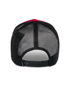 Alpinestars Reflect Ageless Trucker Hat, vista posteriore, rosso e nero, con pannelli in rete di poliestere nera e chiusura snap-back regolabile, copricapo casual ispirato al motorsport