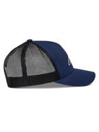 Cappello Trucker Alpinestars Reflect Ageless, blu navy e nero, vista laterale con visiera curva e retro in rete nera traspirante, corona strutturata, copricapo casual da motorsport