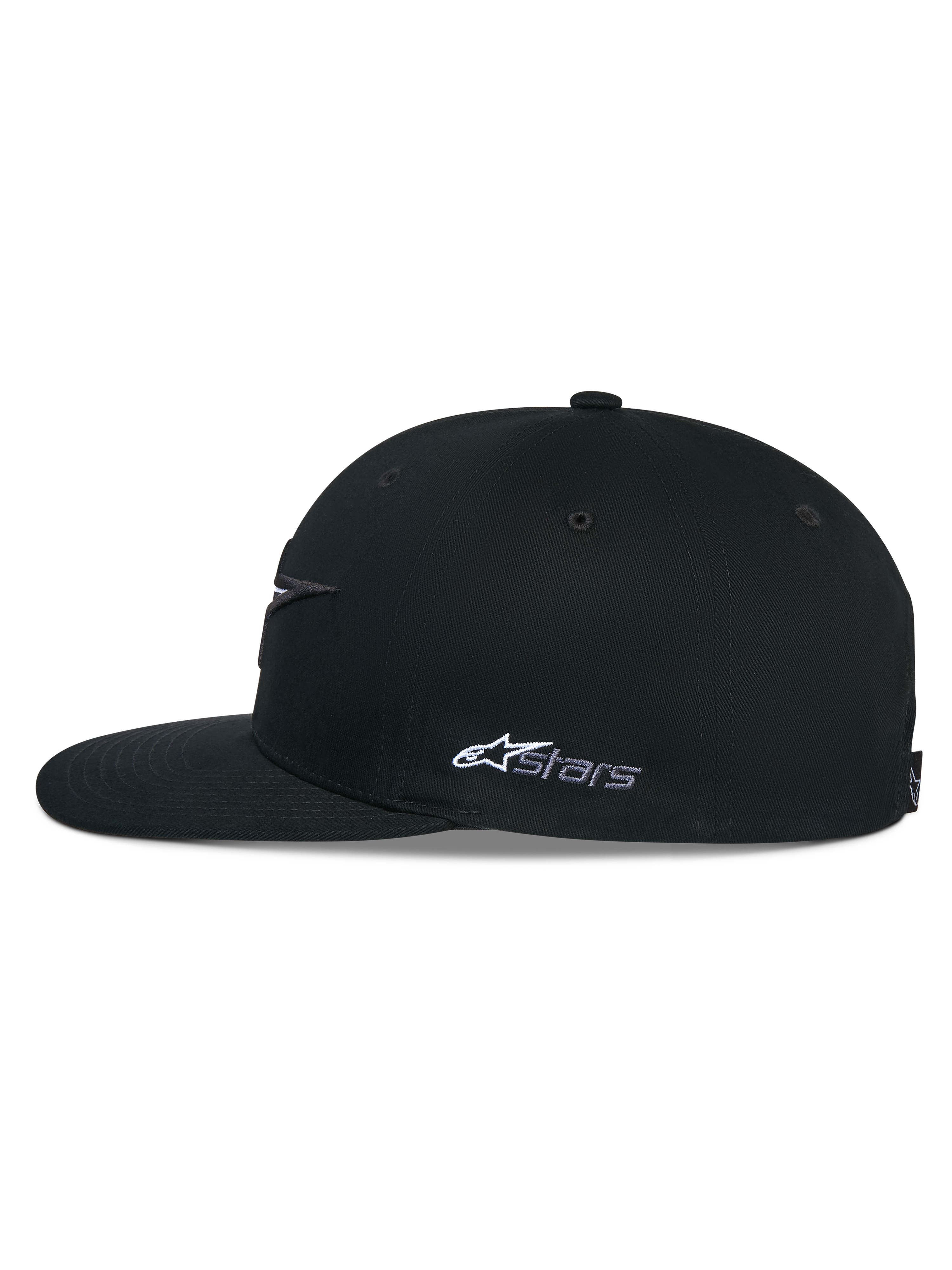 Cappello Snapback Alpinestars Thickness, nero, vista di profilo laterale che mostra la corona strutturata e la visiera piatta, logo Astars laterale ricamato in bianco, copricapo casual ispirato al motorsport