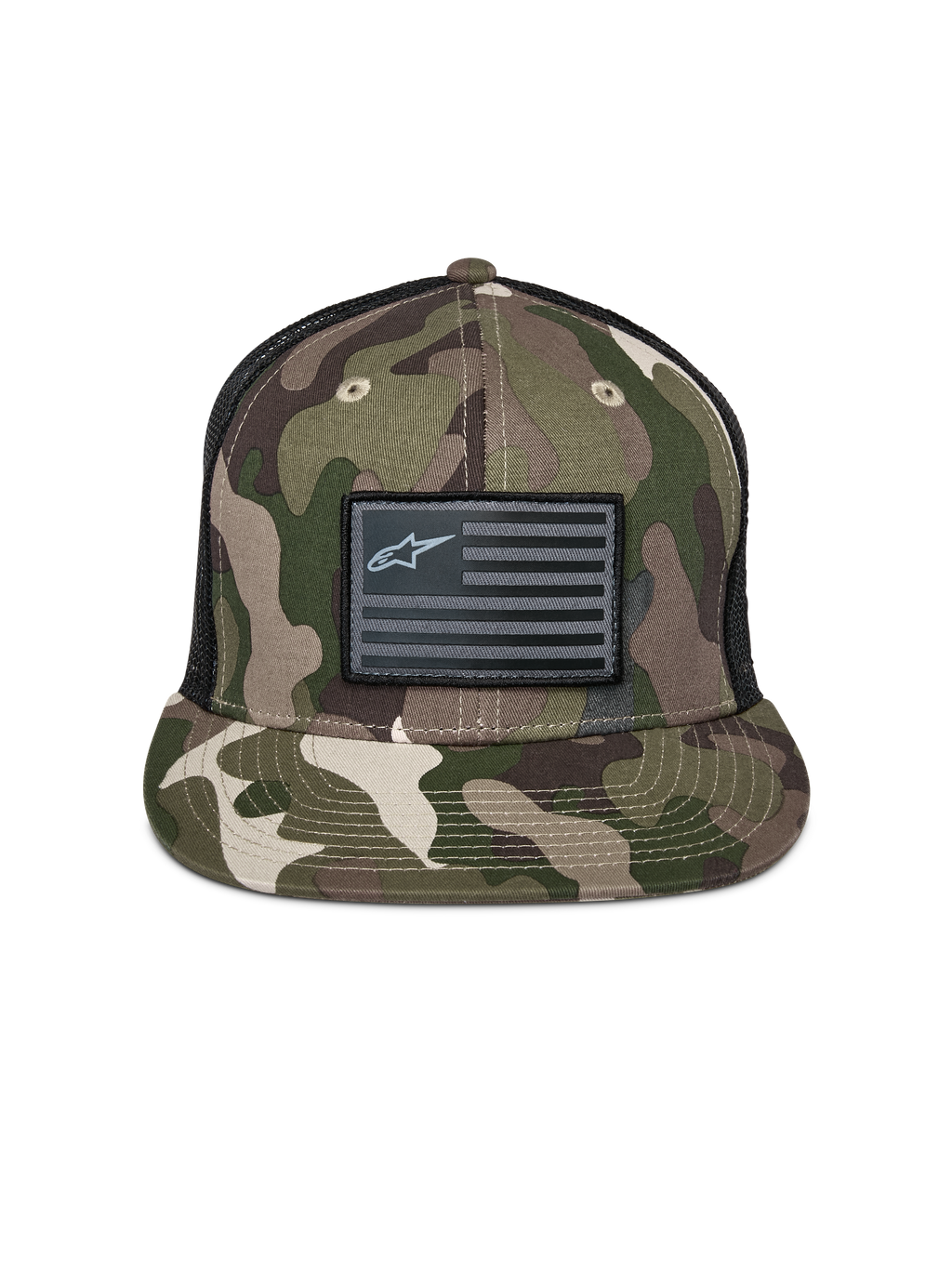 Cappello Alpinestars Flag Flat Trucker, mimetico verde e nero, visiera piatta con corona strutturata, patch a bandiera nera con logo Alpinestars, retro in rete, accessorio casual ispirato al motorsport