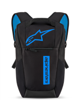 Zaino Alpinestars Defcon V3, nero e blu, piccolo zaino giornaliero con logo Astars blu brillante e marchio verticale, tasca frontale con zip, spallacci imbottiti con rete traspirante blu, materiale resistente in poliestere 600D
