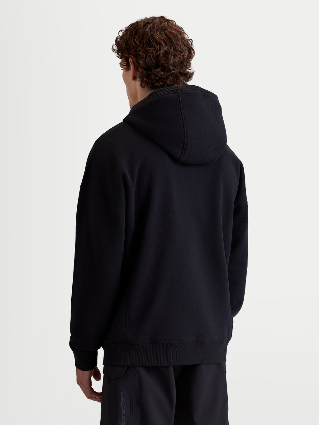 Alpinestars felpa con cappuccio Shaw Oversize, felpa sportswear unisex, nera, vestibilità oversize rilassata, morbido pile in misto cotone e poliestere riciclato, vista posteriore con bordi a coste