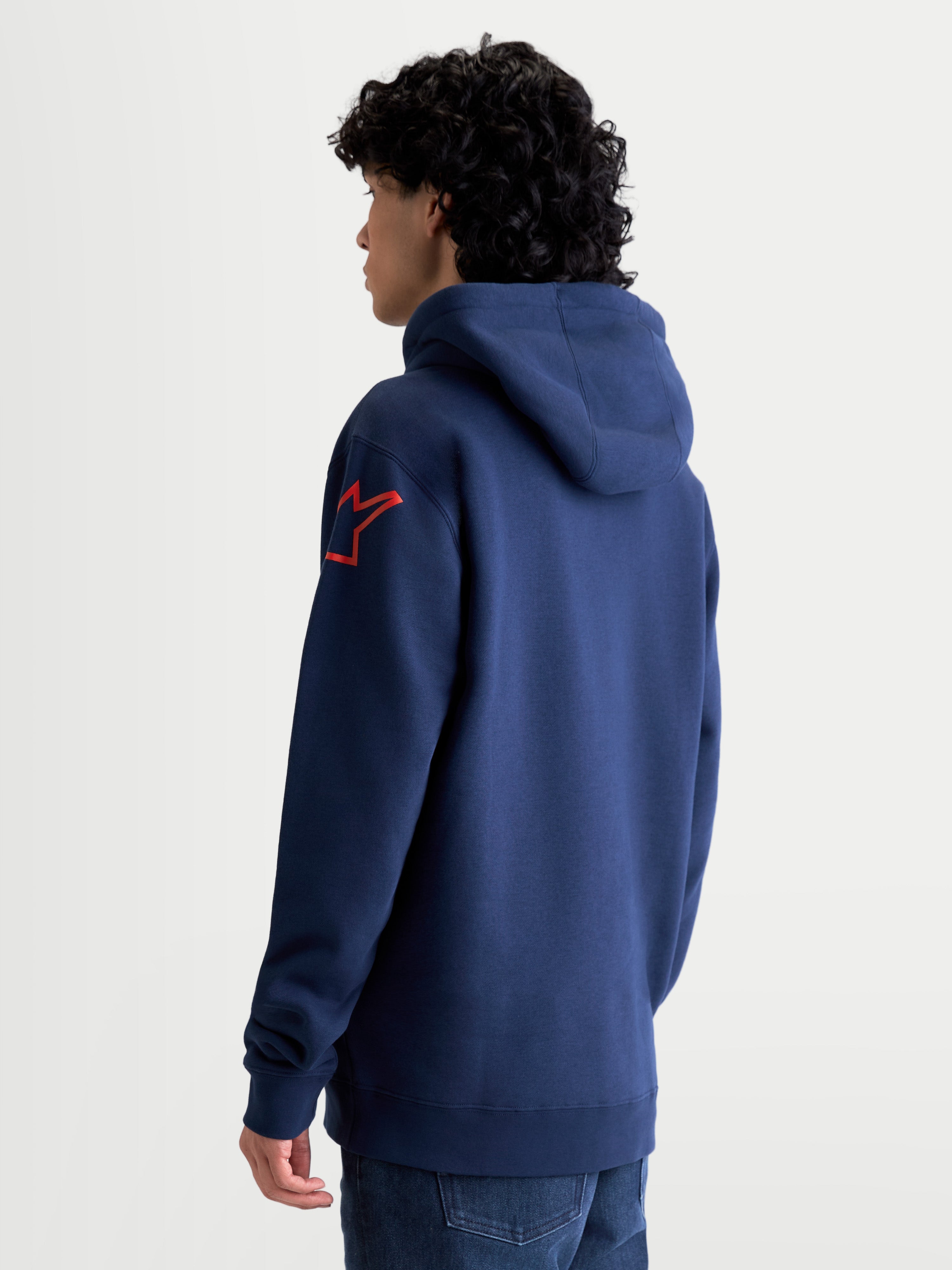 Alpinestars felpa con cappuccio Velocifier, felpa da uomo in pile blu con logo Astars rosso sulla spalla, vista posteriore, abbigliamento casual motorsport off-bike.