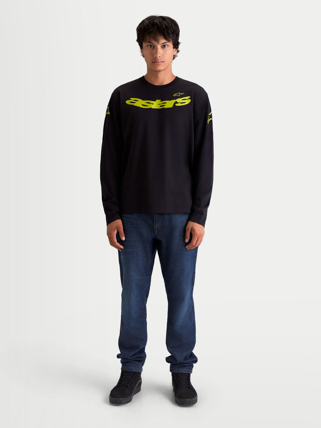 Alpinestars Maglietta Velocifier CSF, maglietta a maniche lunghe sportswear da uomo e donna, nero e giallo, con grafica Astars curva sul davanti e loghi sulle spalle, polsini a coste, stile casual ispirato al motorsport