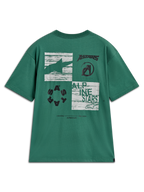 Alpinestars Checkback Oversized CSF Tee, maglietta a maniche corte verde con grande grafica multi-pannello sul retro, loghi Astars e Alpinestars neri, abbigliamento casual motorsport.