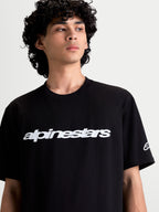Alpinestars Maglietta Race Wordmark CSF, maglietta da uomo a maniche corte, nera con wordmark Alpinestars frontale e logo sulla manica bianchi, stile sportswear casual ispirato al motorsport