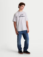 Alpinestars Maglietta Prelude Oversized CSF, maglietta a maniche corte da uomo, vestibilità rilassata oversize, grigio cemento con logo Astars nero stampato sul petto, misto cotone e poliestere per il comfort quotidiano, stile sportswear ispirato al motorsport