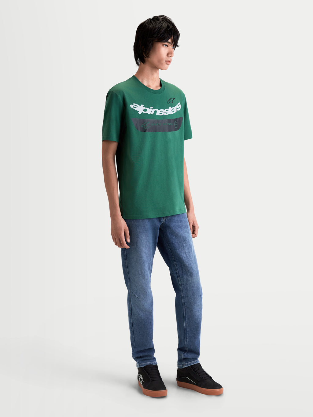 Alpinestars Maglietta Singular CSF, maglietta a maniche corte da uomo, verde con grafica Alpinestars curva bianca sul petto, stile casual lifestyle, in misto cotone e poliestere.
