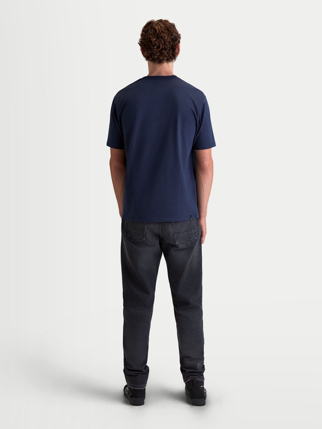 Alpinestars maglietta Cypress CSF, maglietta a maniche corte sportswear casual, blu navy, abbigliamento lifestyle unisex, misto cotone-poliestere, vista posteriore su modello
