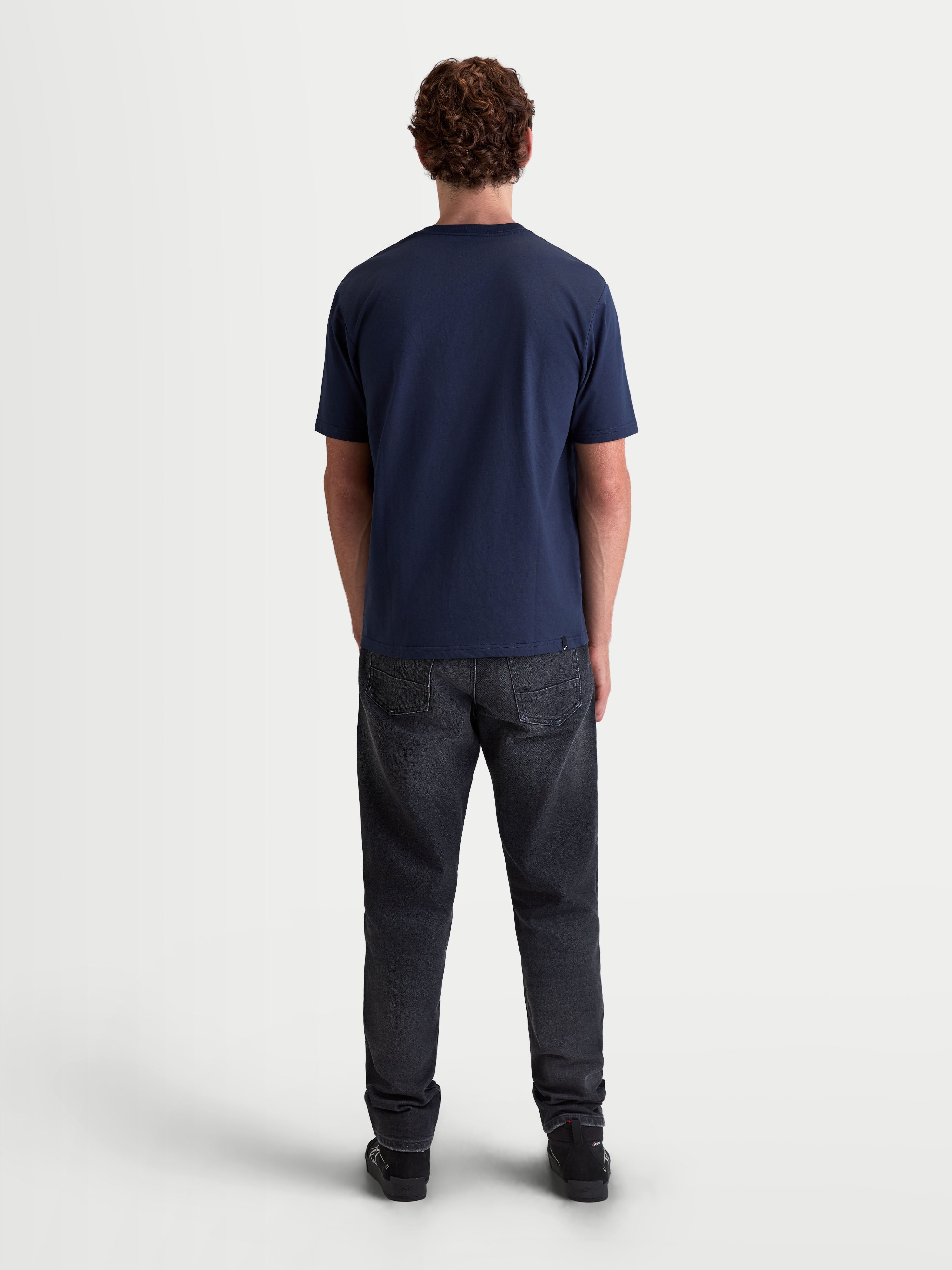 Alpinestars maglietta Cypress CSF, maglietta a maniche corte sportswear casual, blu navy, abbigliamento lifestyle unisex, misto cotone-poliestere, vista posteriore su modello