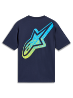 Alpinestars Meteor CSF Tee, maglietta a maniche corte blu navy con grande logo Astars sfumato giallo e azzurro sul retro, stile casual motorsport