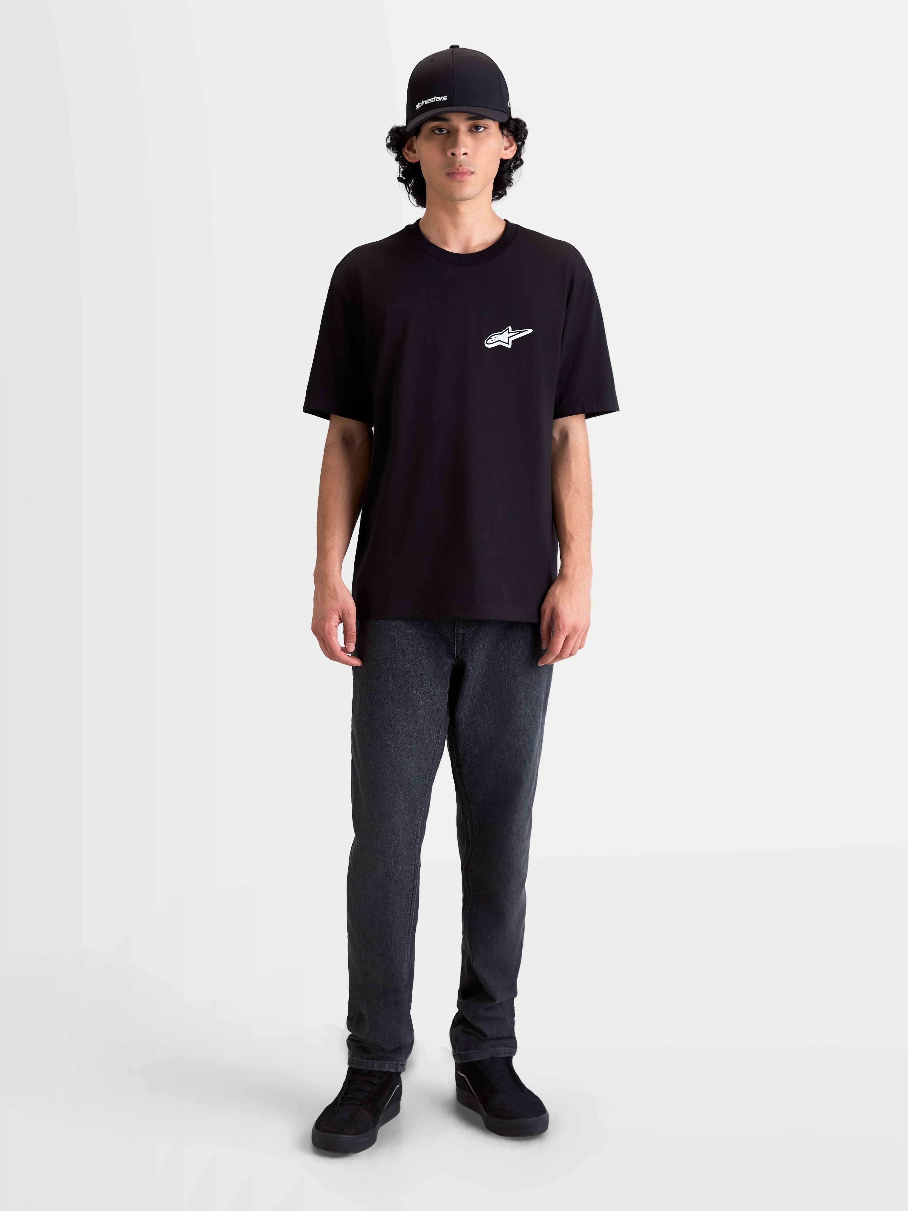 Alpinestars Maglietta Meteor CSF, maglietta a maniche corte da uomo, nera, con logo Astars bianco sul petto, stile sportswear casual motorsport