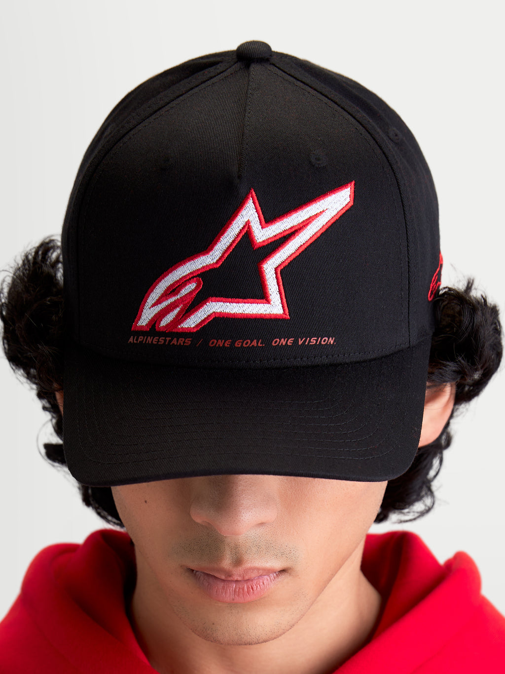 Alpinestars Cappello Lineout, cappello da baseball sportswear unisex, nero con logo Astars ricamato rosso e bianco e slogan One Goal One Vision, corona strutturata e visiera curva