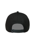 Alpinestars Acme Snapback, cappello sportswear nero, vista posteriore con chiusura snapback regolabile e piccola etichetta con logo Astars