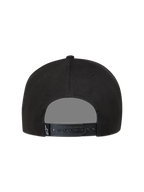 Alpinestars Label Snapback cappello, vista posteriore, nero con chiusura a scatto regolabile ed etichetta logo bianca.