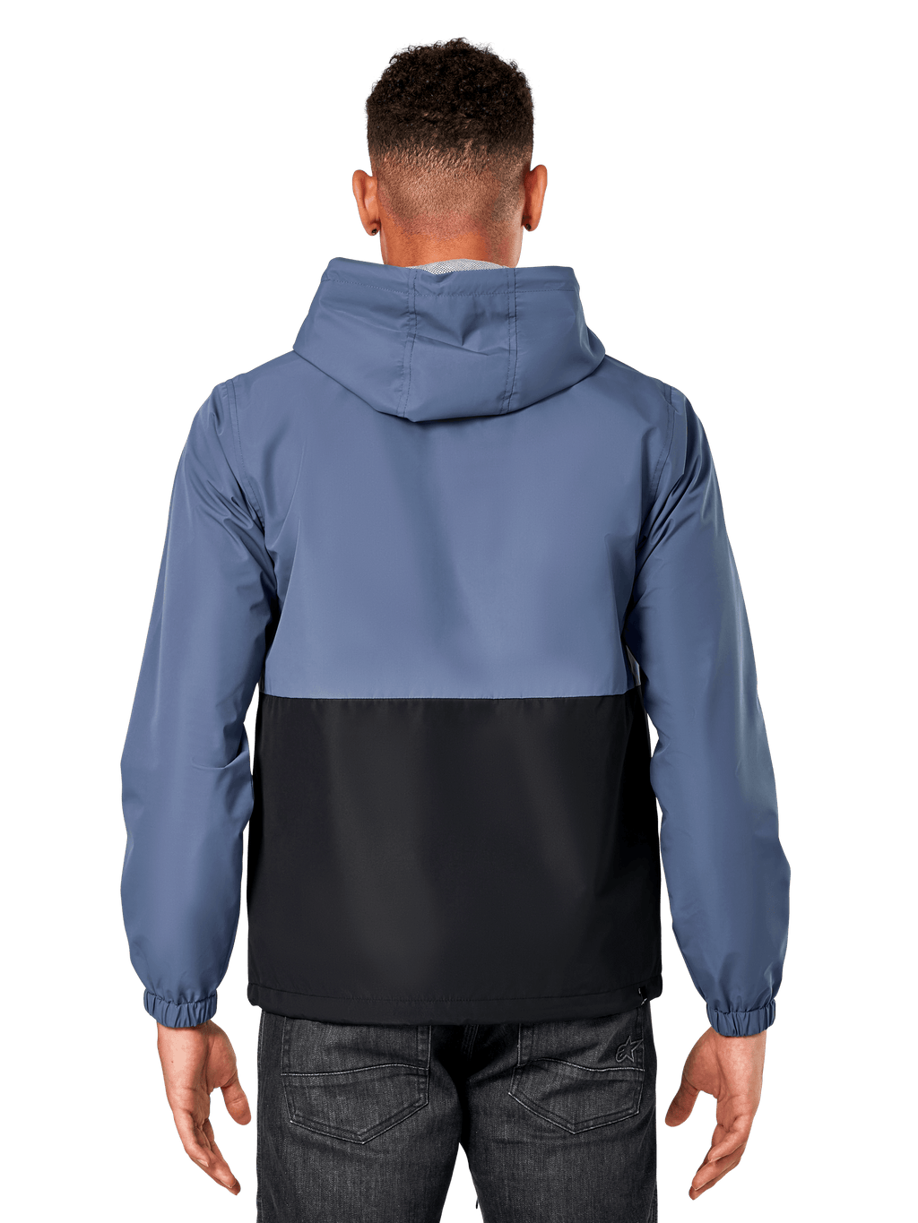 Giacca a vento Alpinestars Speeder, vista posteriore di un uomo che indossa una giacca bicolore blu ardesia e nera, design a blocchi, con cappuccio, abbigliamento sportivo leggero con polsini elastici