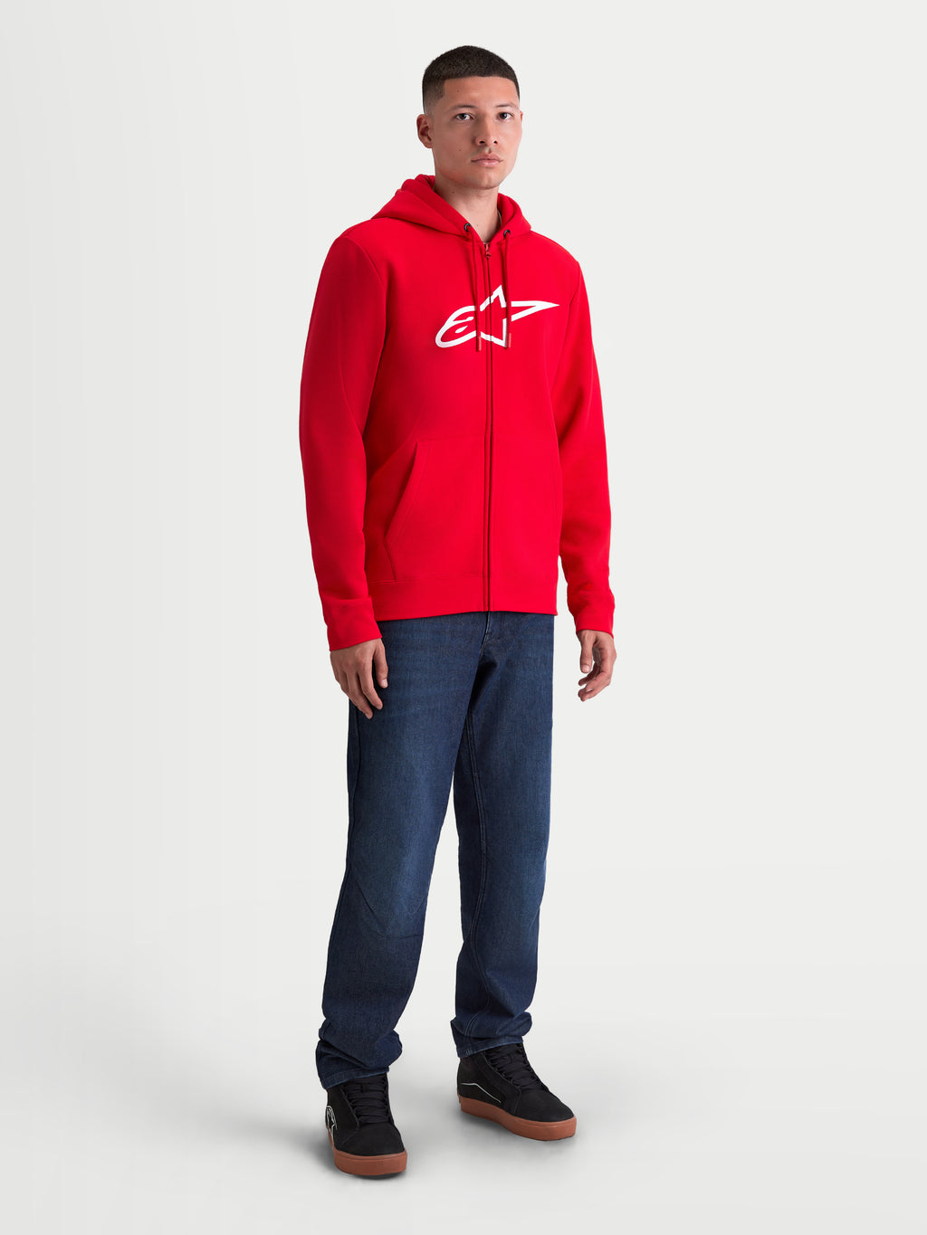 Alpinestars Felpa con cappuccio Ageless Zip V3, felpa sportswear con zip da uomo, rossa con logo Alpinestars bianco sul petto, zip a spirale nascosta, abbigliamento lifestyle motorsports