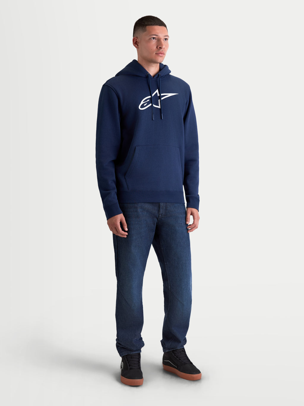 Alpinestars Felpa con cappuccio Ageless V3, felpa sportswear da uomo, blu navy e bianco, logo ricamato frontale, cappuccio con cordino e tasca a marsupio, in pile di cotone e poliestere, stile casual motorsport