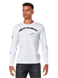 Alpinestars Brundo CSF Maglietta a maniche lunghe, bianca, logo Alpinestars nero ad arco con stella blu e iniziali AS gialle, stampe grafiche colorate sulle maniche, streetwear casual da uomo ispirato al motorsport