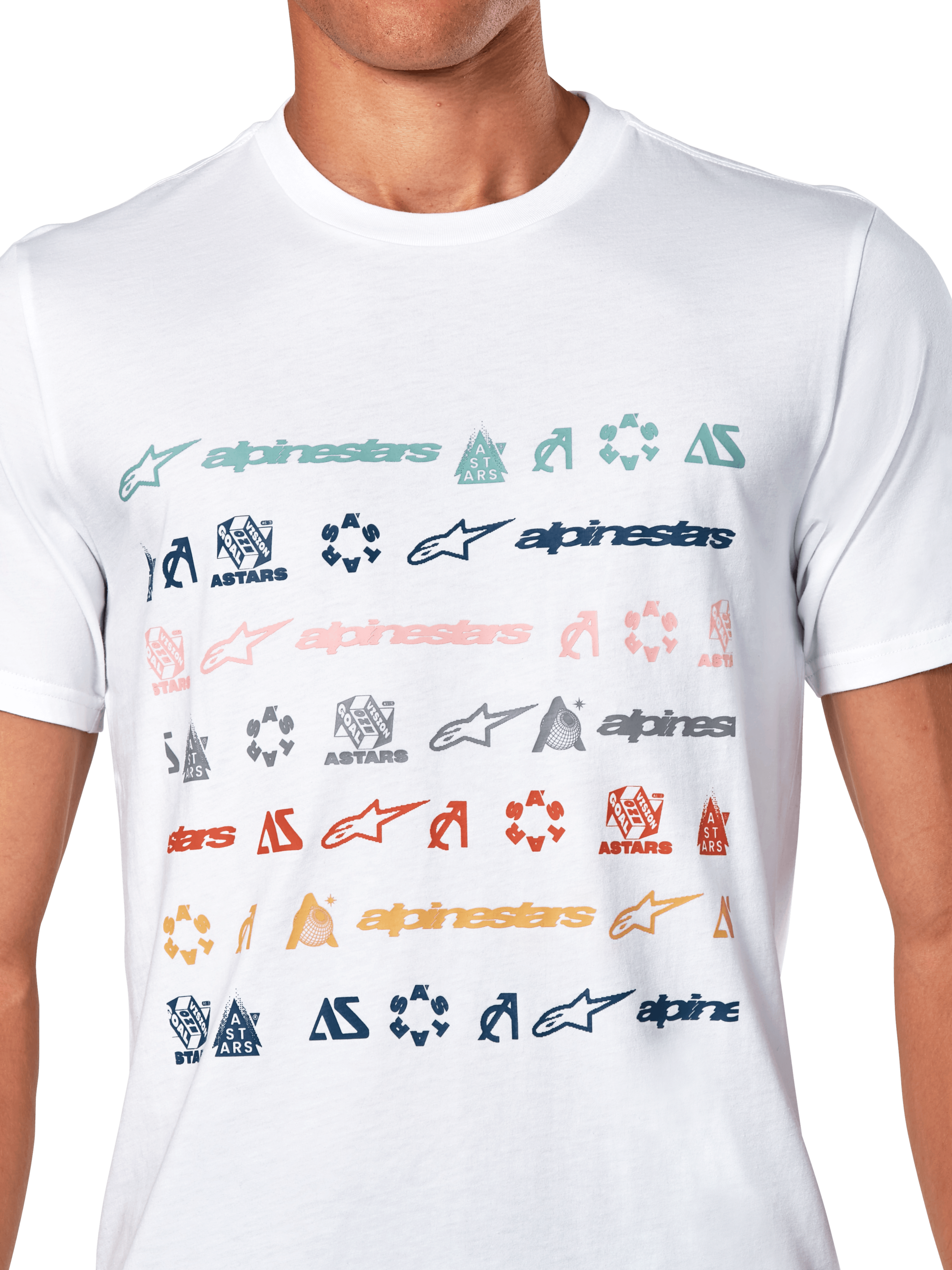 Alpinestars Glyfs CSF Tee, t-shirt a maniche corte, bianca, caratterizzata da più file di loghi e simboli Alpinestars colorati in una stampa grafica a righe, streetwear casual ispirato al motorsport