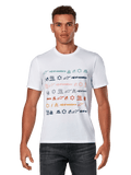 Alpinestars Glyfs CSF Tee, maglietta a maniche corte, bianca, con una grafica a righe multi-logo e icone colorate sul davanti, abbigliamento sportivo casual motorsport