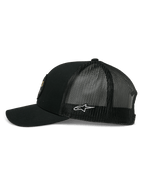 Alpinestars Gambit Trucker Hat, nero, vista laterale con visiera curva e retro in rete, logo a stella Alpinestars bianco sul lato, copricapo casual ispirato al motorsport