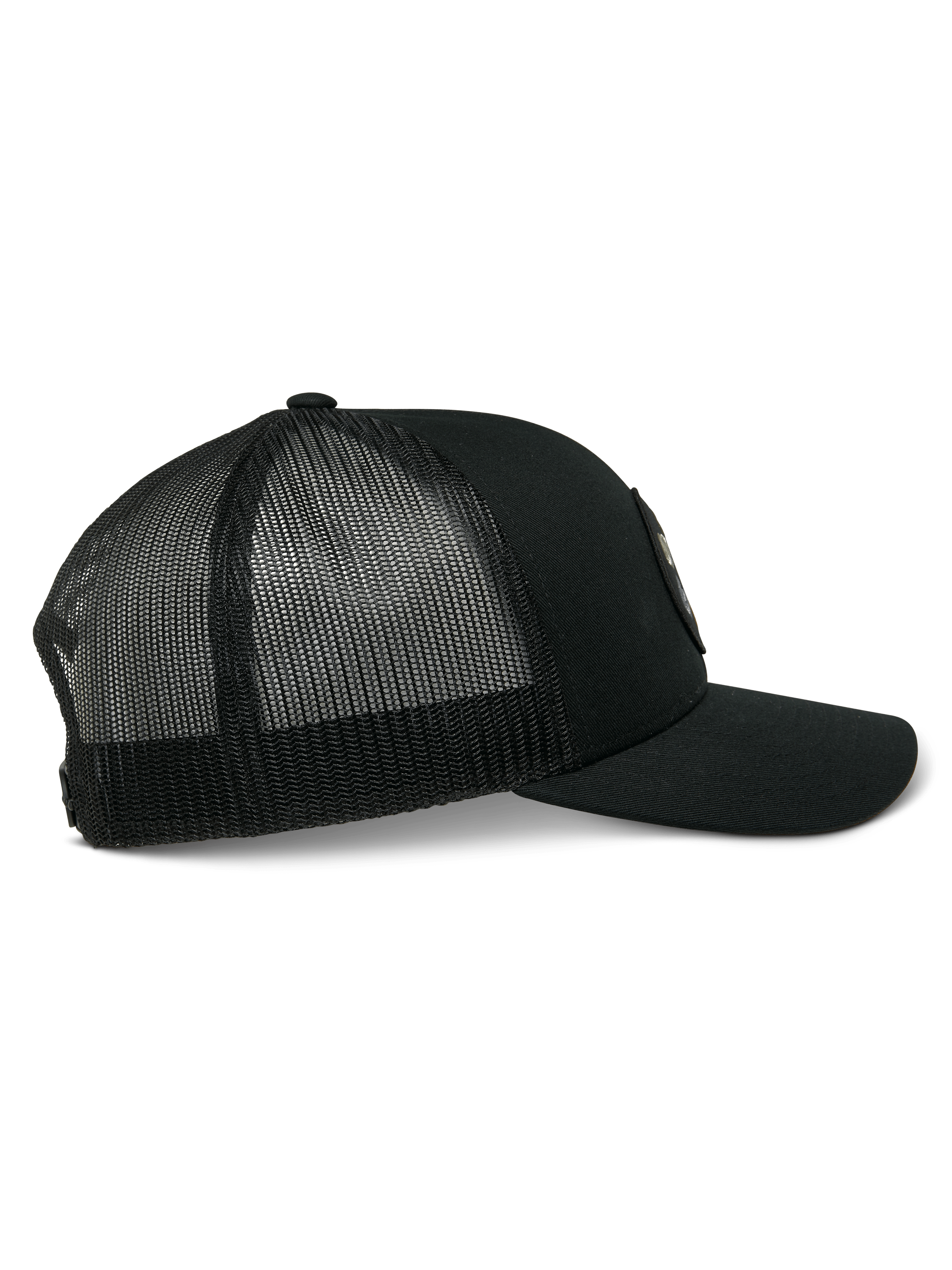 Alpinestars Gambit Trucker Hat, cappello trucker, nero/nero, con visiera curva, parte anteriore in twill strutturato e retro in rete traspirante, streetwear casual motorsport, profilo laterale