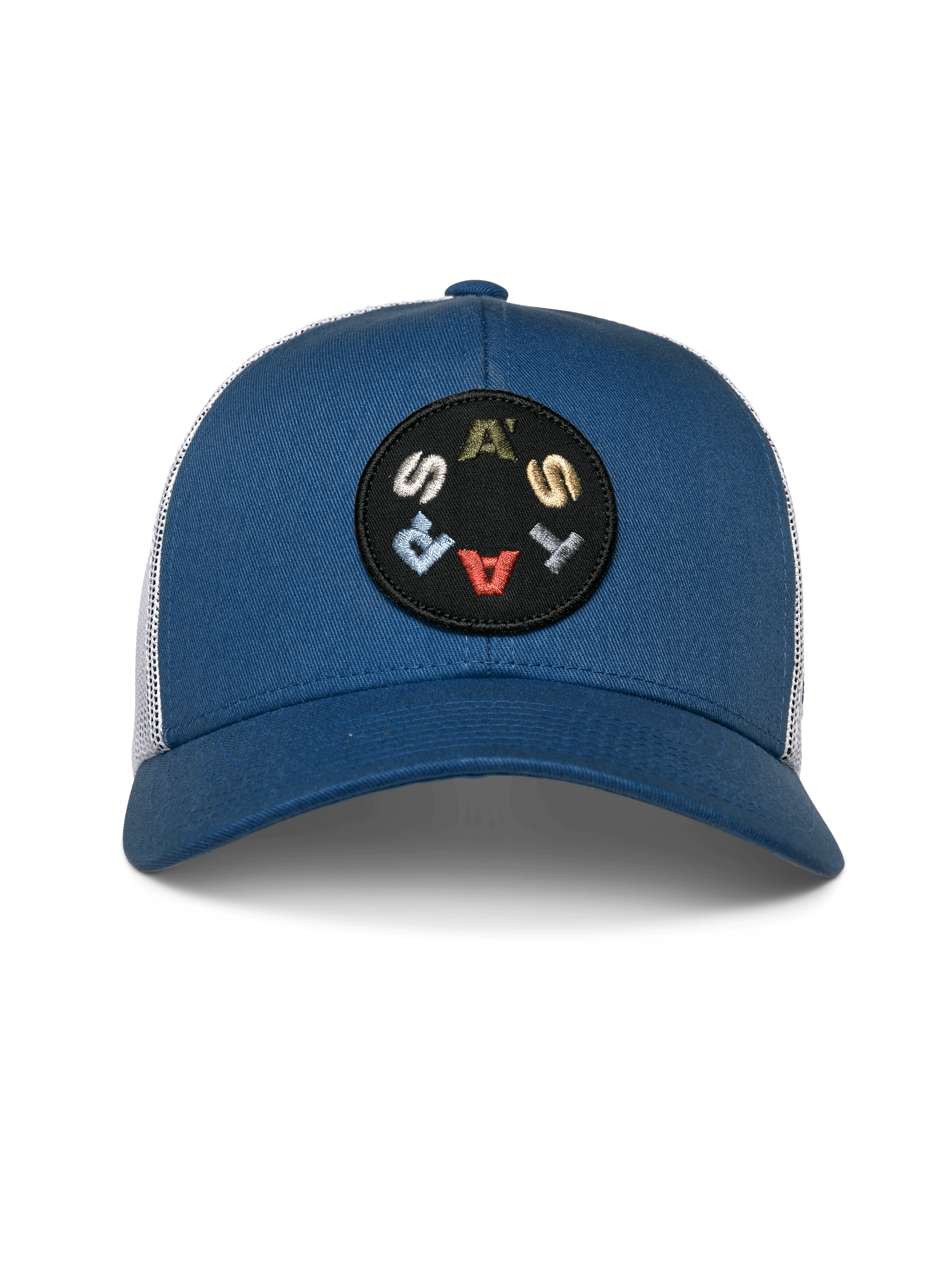 Cappello Trucker Alpinestars Gambit, blu e bianco, corona strutturata blu con visiera curva e retro in rete bianca, con patch circolare nera e scritta ASTARS multicolore, copricapo casual da motorsport