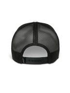Cappello Alpinestars Hardware Trucker, bianco e nero, vista posteriore, retro in rete di poliestere nera con chiusura snapback regolabile, piccolo logo Alpinestars bianco sul cinturino, streetwear casual motorsport