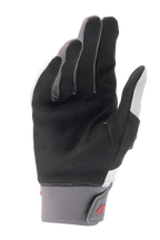 Guanti Alpinestars A-Supra, guanti da mountain bike, grigio chiaro e nero, con palmo in camoscio sintetico perforato, polsino in neoprene con chiusura a gancio e asola, dettaglio logo rosso, progettati per il ciclismo ad alte prestazioni