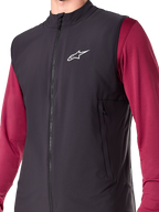Alpinestars A-Dura Thermal Vest, nero, gilet da ciclismo imbottito da uomo, gilet leggero per mountain bike con isolamento PrimaLoft ACTIVE, cerniera frontale a tutta lunghezza e doppie tasche con zip, design elegante e performante per clima freddo