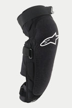 Protezione ginocchio/tibia Alpinestars Vector Pro, nero, con logo Alpinestars bianco sul ginocchio, pannello frontale testurizzato resistente all'abrasione, cinghie a strappo regolabili, attrezzatura protettiva traspirante per MTB