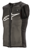 Alpinestars Paragon Plus Protection Vest, nero e bianco, gilet protettivo leggero per MTB con design senza maniche, cerniera frontale integrale, struttura principale in mesh elasticizzato testurizzato, pannelli laterali neri, logo bianco sul petto ed etichetta per il sistema di idratazione H2O