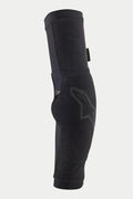 Alpinestars Paragon Pro Gomitiere, nero, protezioni per gomiti slip-on per mountain bike, struttura in rete traspirante, design ergonomico preformato, logo Alpinestars discreto sul lato