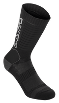 Alpinestars Paragon Lite Socks 19, calze da mountain bike, nero, costruzione in mesh tecnica, logo Alpinestars verticale, trama a costine elasticizzata, tallone e punta rinforzati, tessuto leggero e traspirante per ciclismo fuoristrada