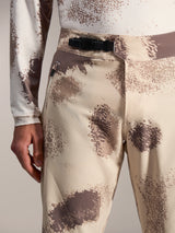Pantaloncini A-Dura Ride Sand Camo con chiusura a cricchetto nera, abbigliamento tecnico MTB per performance off-road.