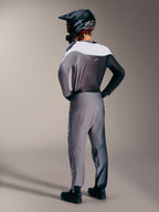 Pantaloni A-Supra Elite Gray Fade, vista posteriore di abbigliamento MTB tecnico con vestibilità atletica.